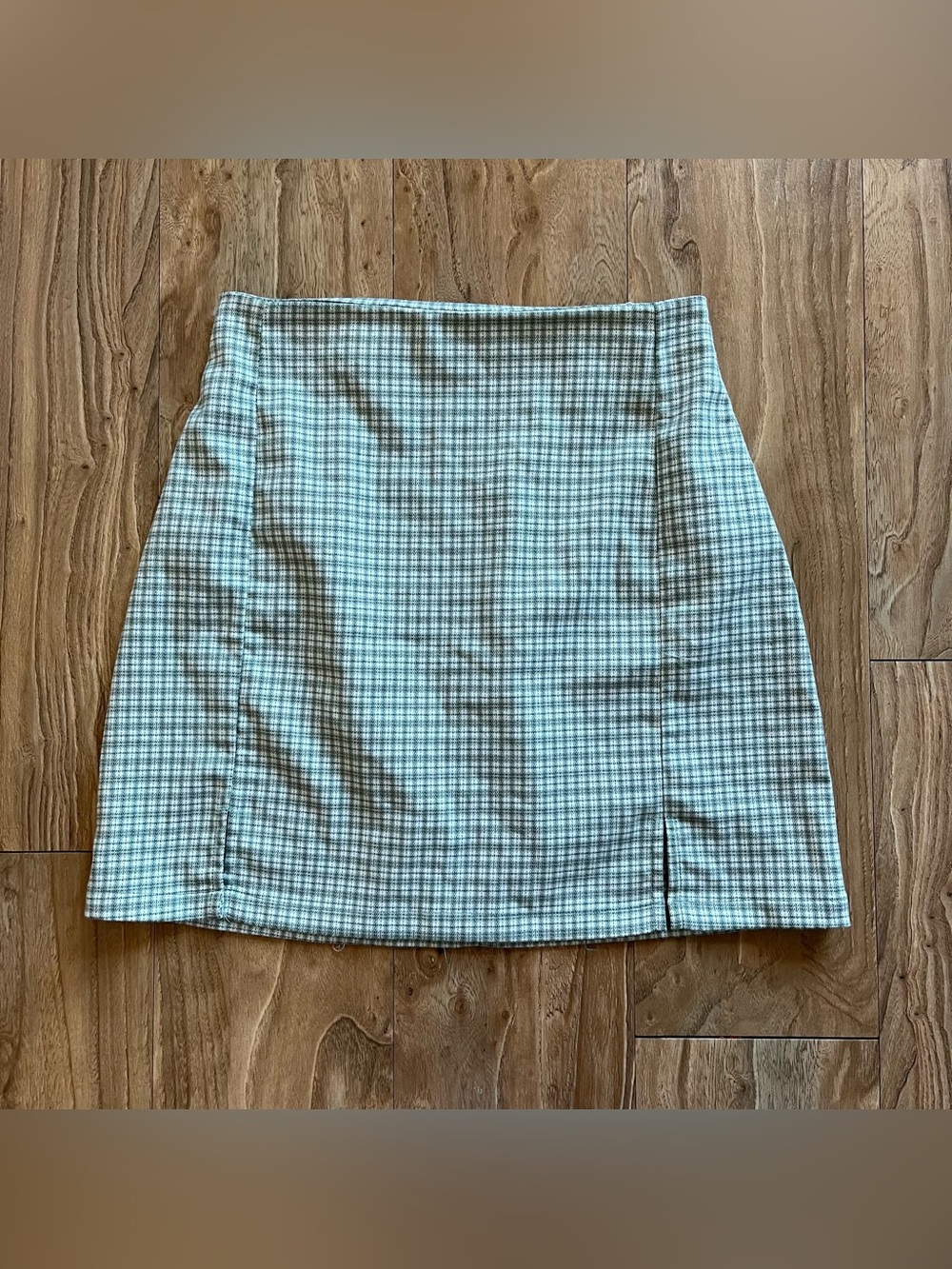 Brandy Melville light green plaid skirt